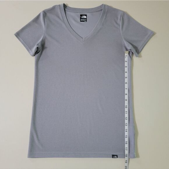 North Face Women's Gray Ribbed V-neck Short Sleeve T-shirt - Picture 5 of 12